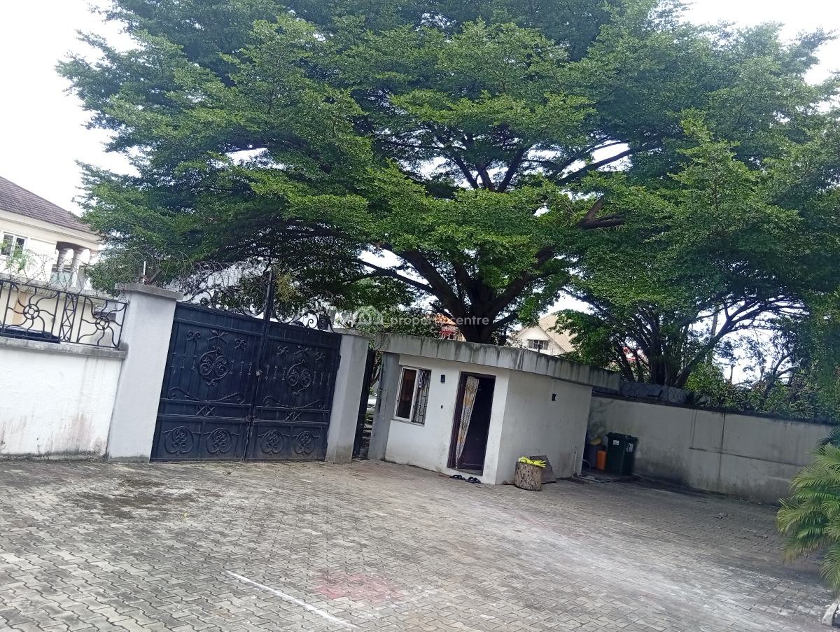a Give Away Spacious 4 Bedroom Detached Duplex with Bq, Lekki Phase 1, Lekki, Lagos, Semi-detached Duplex for Rent