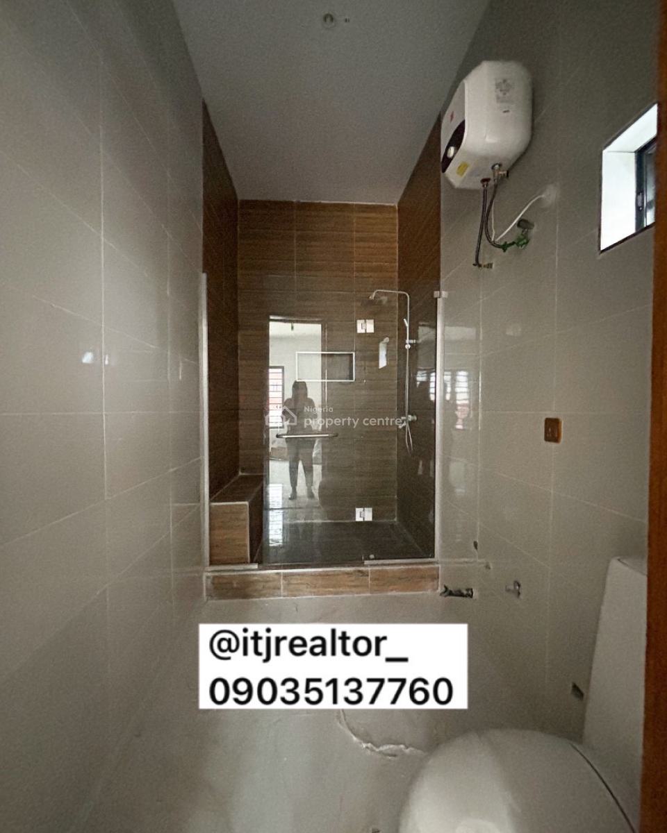 Lovely 2 Bedroom Apartment with Bq, Agungi, Lekki, Lagos, Block of Flats for Sale