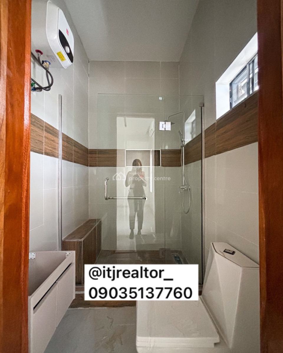 Lovely 2 Bedroom Apartment with Bq, Agungi, Lekki, Lagos, Block of Flats for Sale