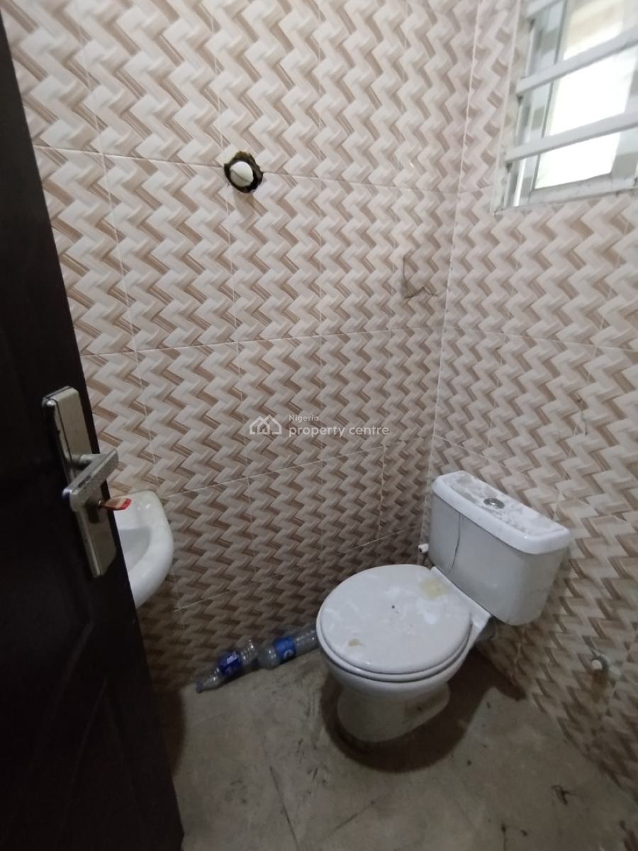 About 30 Sqm 2nd Floor Shop Directly Facing The Express Way, Olokonla, Ajah, Lagos, Shop for Rent