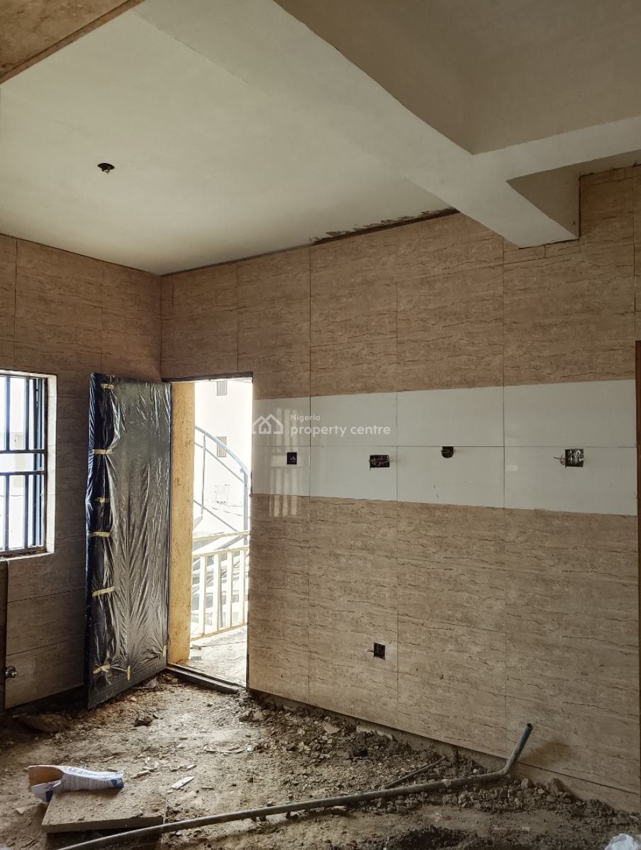 Renovated 3 Bedrooms Flat, Ngozi Okonjo-iweala Crescent, Utako, Abuja, Flat / Apartment for Rent