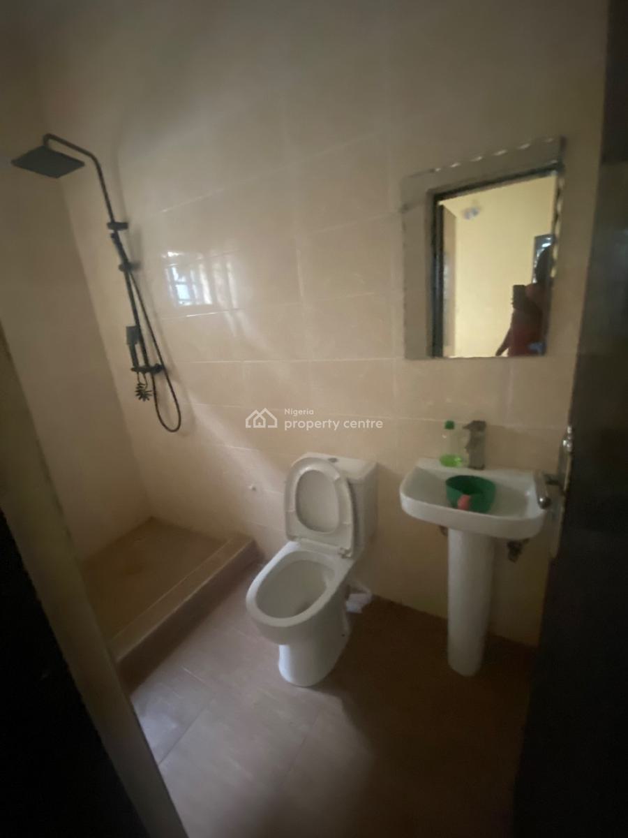 Super Luxurious 2 Bedroom Apartment, Meadow View Estate, Ogombo, Ajah, Lagos, Flat / Apartment for Rent