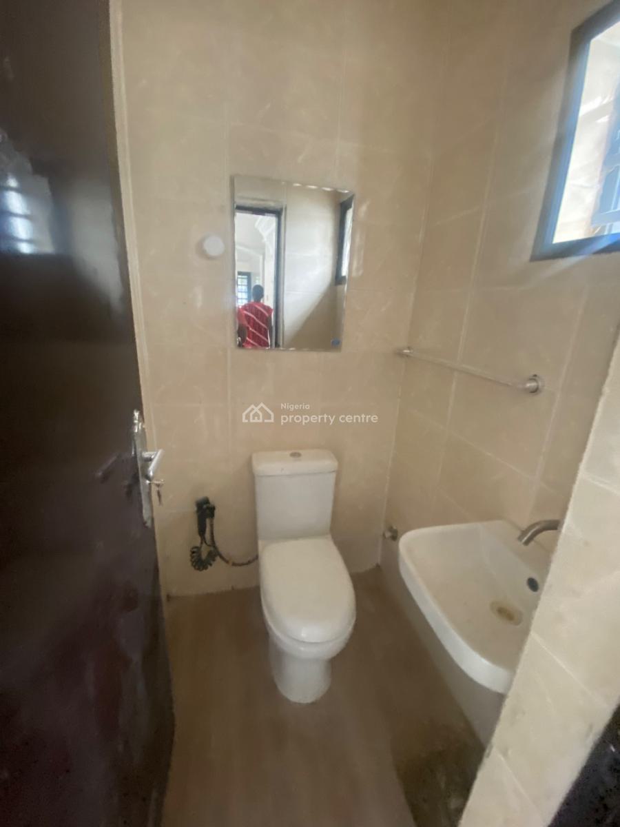 Super Luxurious 2 Bedroom Apartment, Meadow View Estate, Ogombo, Ajah, Lagos, Flat / Apartment for Rent