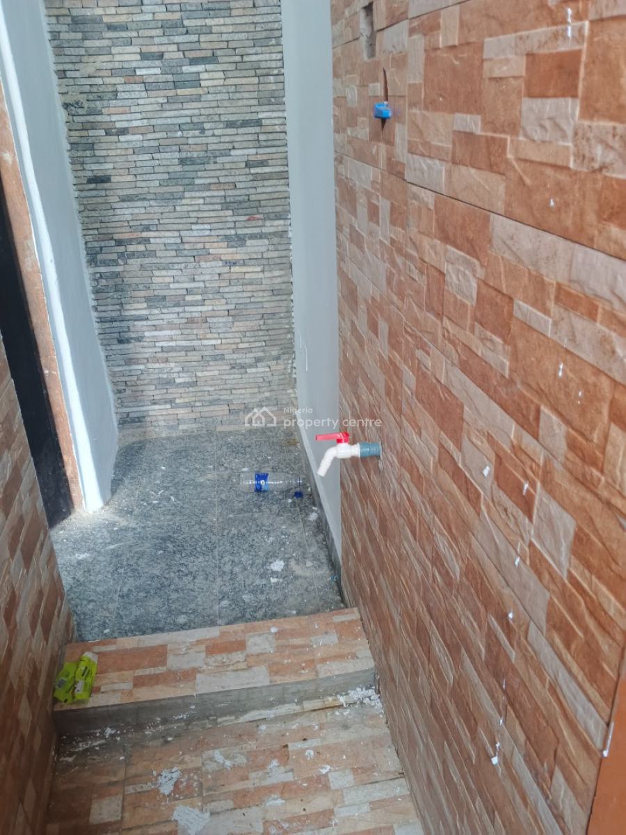 Clean Spacious Parlor Space, Cluster 1 Estate, Lekki County, Ikota, Lekki, Lagos, Self Contain (single Rooms) for Rent