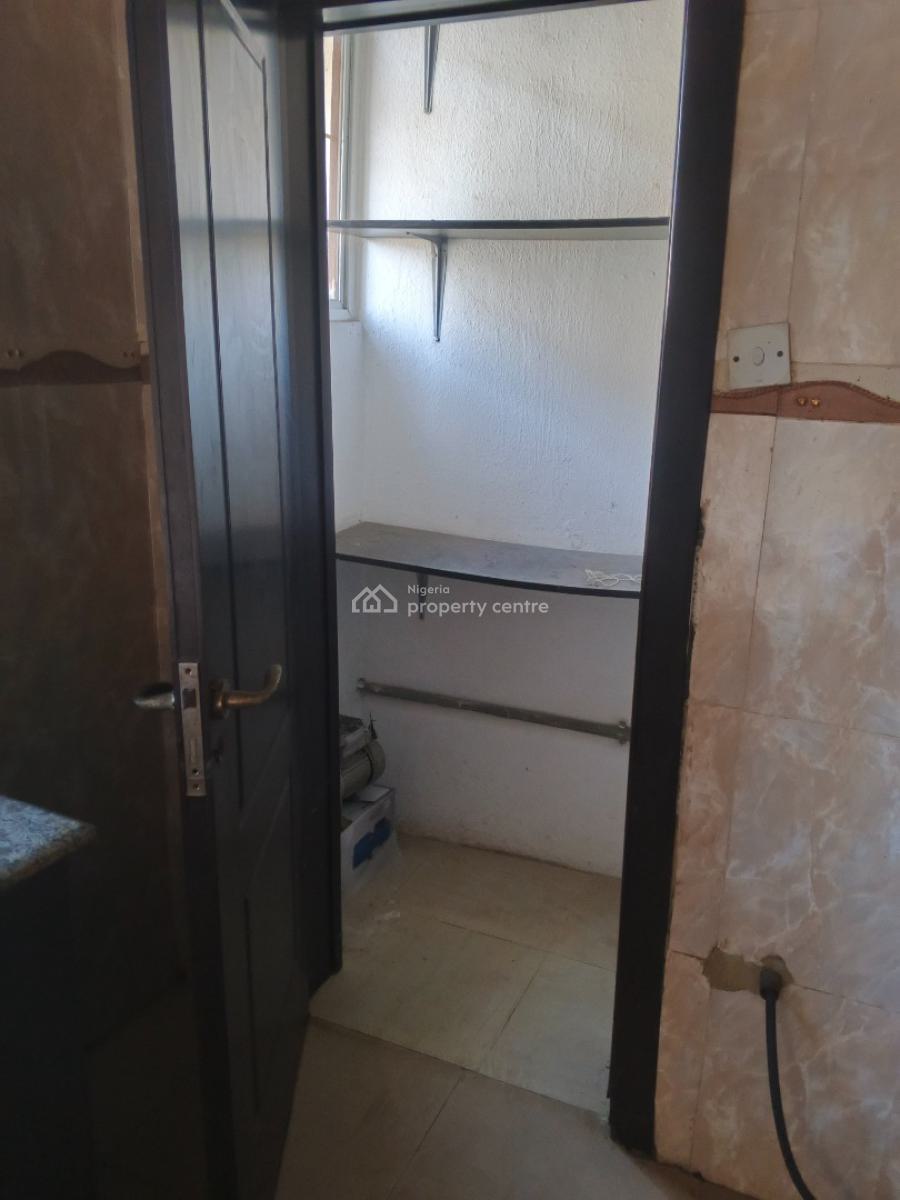 Clean Spacious Parlor Space, Cluster 1 Estate, Lekki County, Ikota, Lekki, Lagos, Self Contain (single Rooms) for Rent