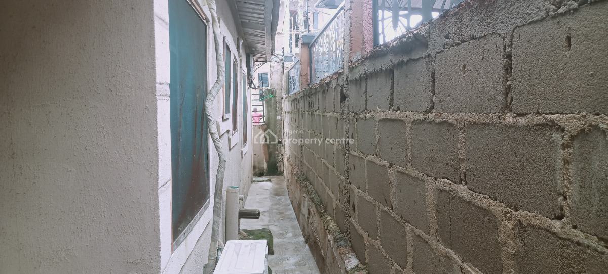 Decent Mini Flat, Ogunjirin, Soluyi, Gbagada, Lagos, Mini Flat (room and Parlour) for Rent