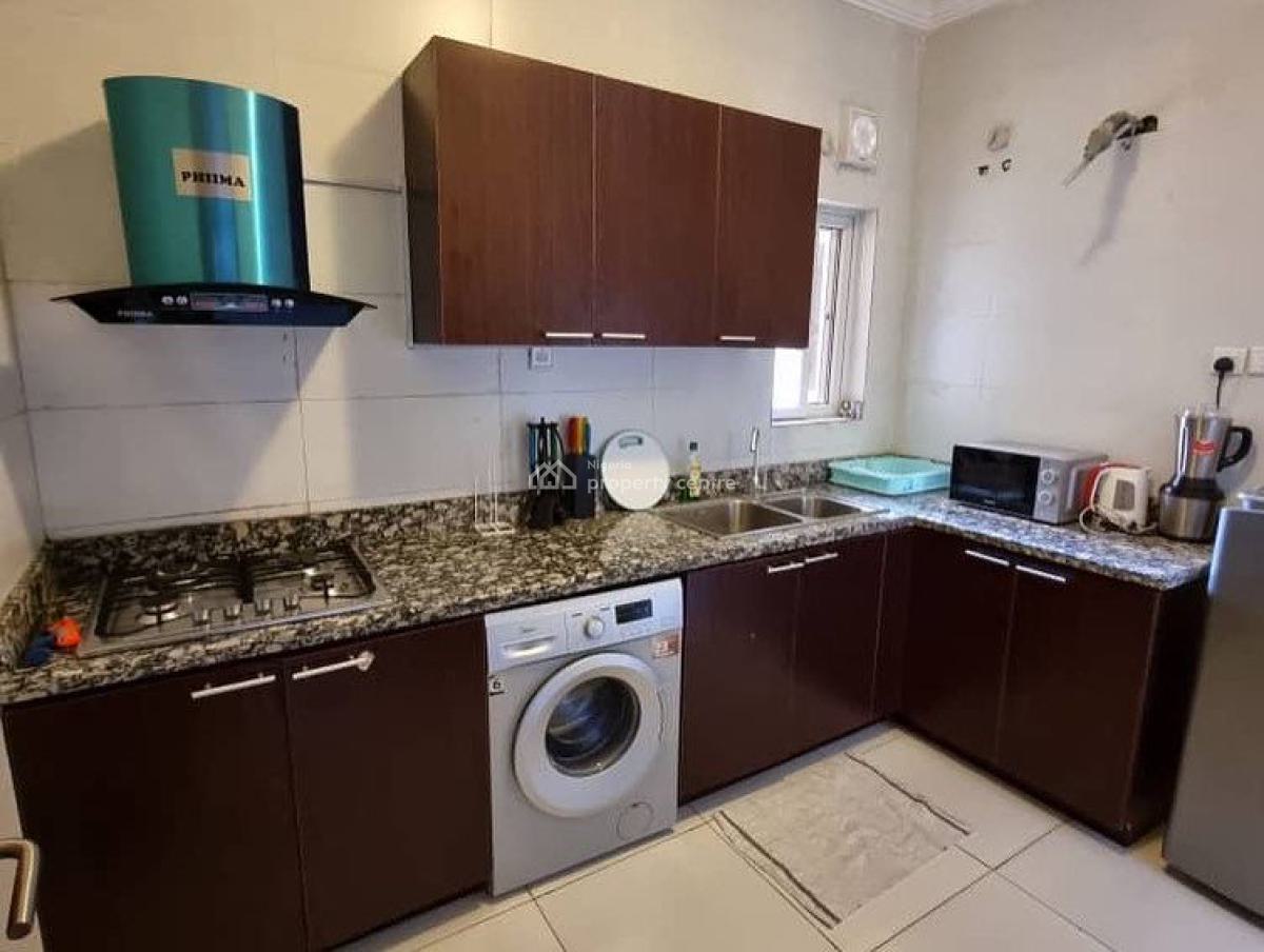 2 Bedroom Flat / Apartment with Bq, Swimming Pool, Gym & 24hours Light, Off Admiralty Road, Lekki Phase 1, Lekki, Lagos, Flat / Apartment for Rent