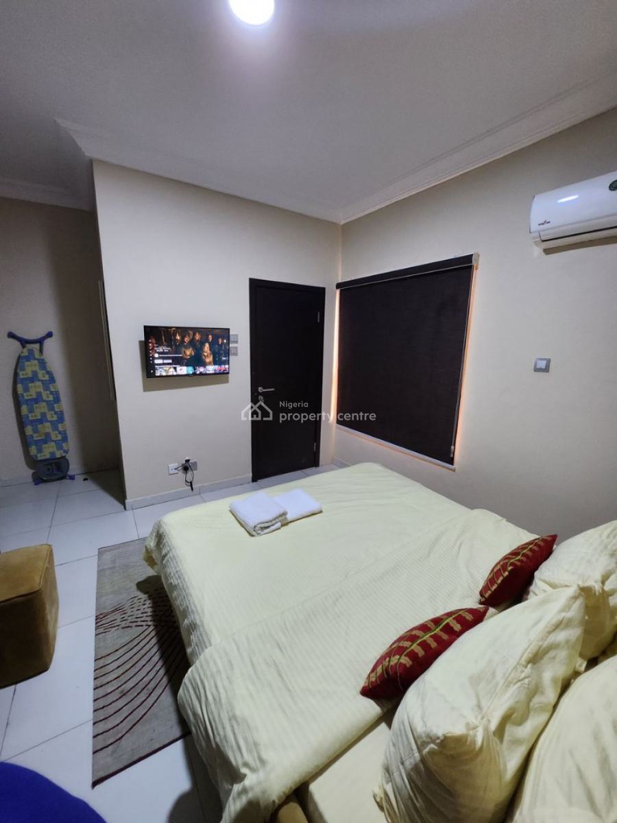 2 Bedroom Flat / Apartment with Bq, Swimming Pool, Gym & 24hours Light, Off Admiralty Road, Lekki Phase 1, Lekki, Lagos, Flat / Apartment for Rent