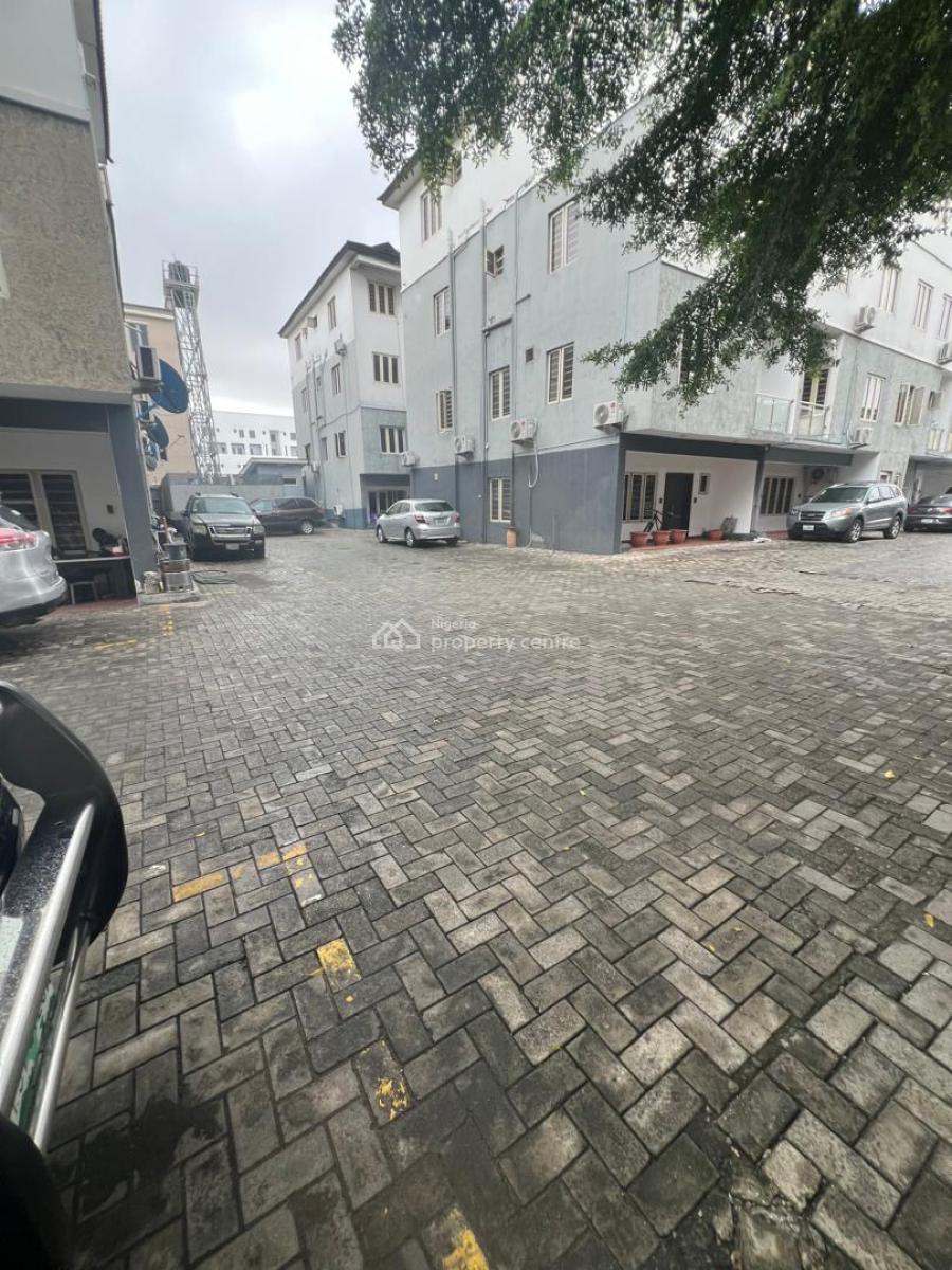 Spacious 4-bedroom Terrace Duplex with Bq, Olaleye New Town Iponrin Surulere, Iponri, Surulere, Lagos, Terraced Duplex for Rent