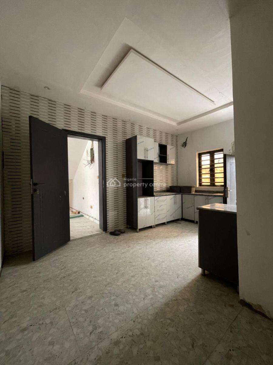 Exquisitely Built 4 Bedroom Terraced Duplex W/ Bq in a Prime Location, Lekki Phase 1, Lekki, Lagos, Terraced Duplex for Sale