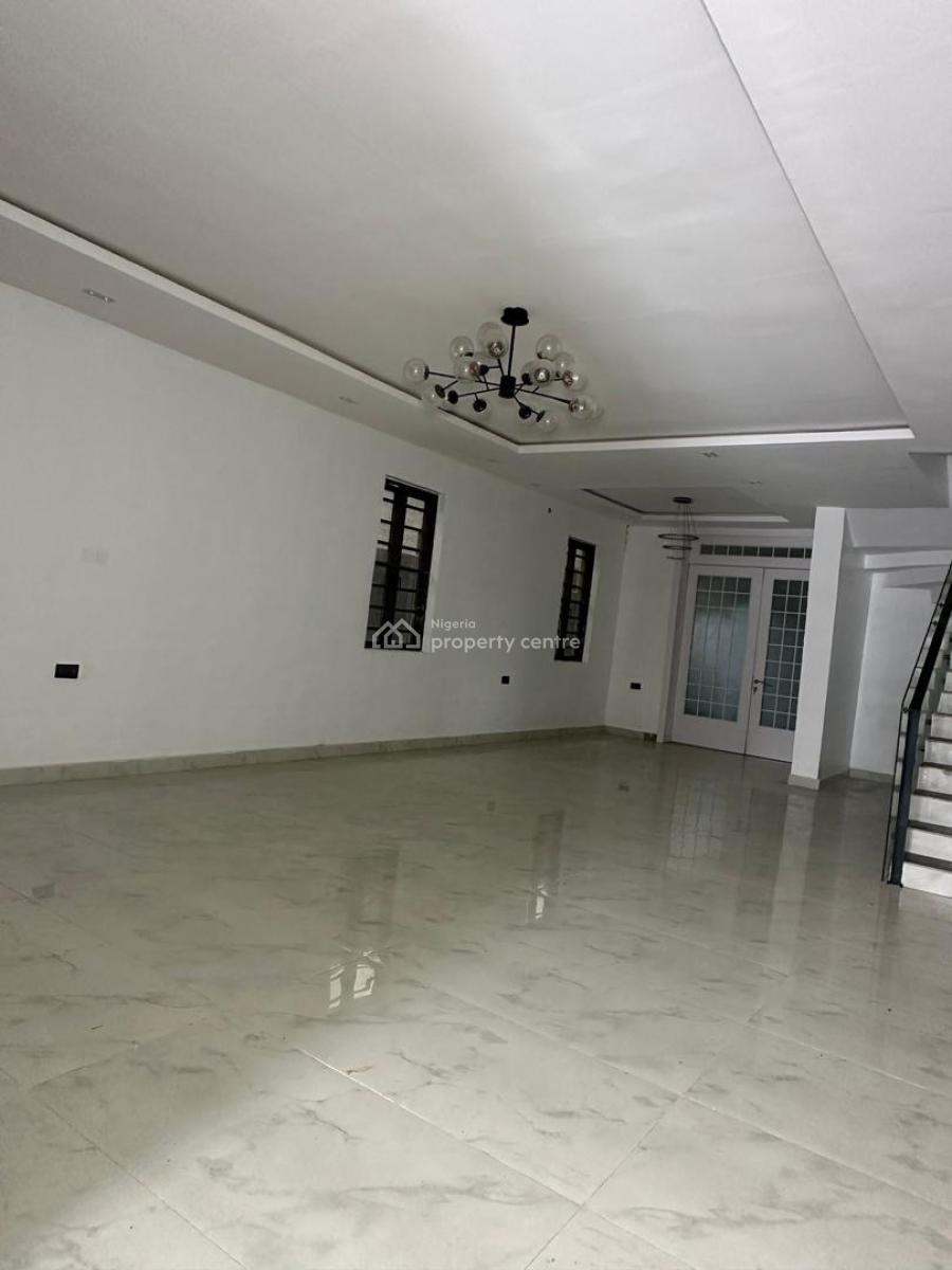 4 Bedroom Apartment, Ologolo, Lekki, Lagos, Flat / Apartment for Sale