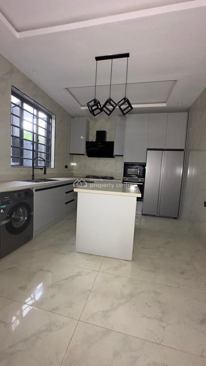 4 Bedroom Apartment, Ologolo, Lekki, Lagos, Flat / Apartment for Sale