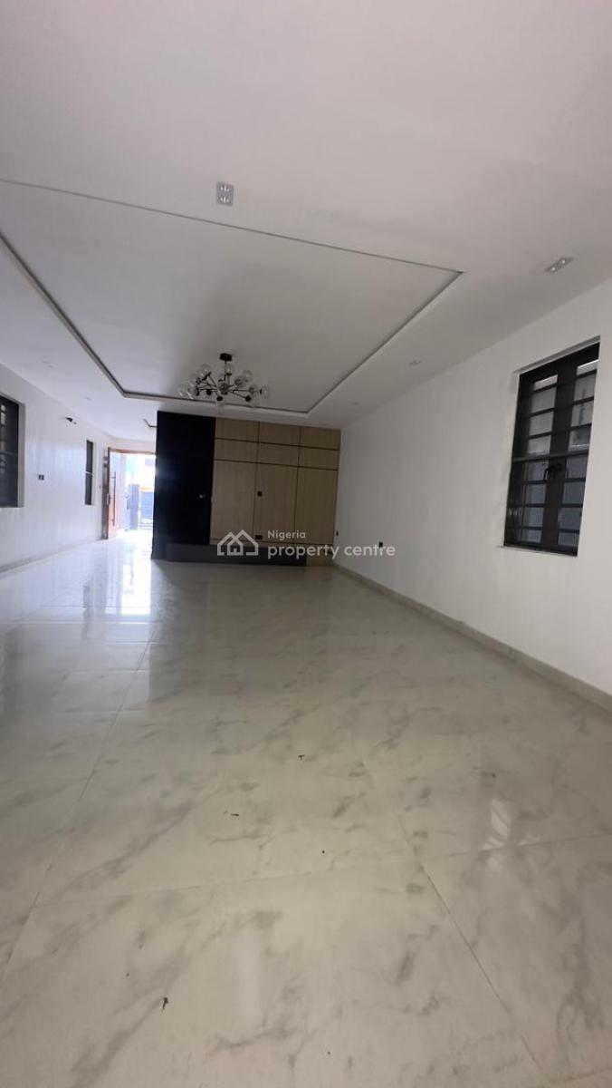 4 Bedroom Apartment, Ologolo, Lekki, Lagos, Flat / Apartment for Sale