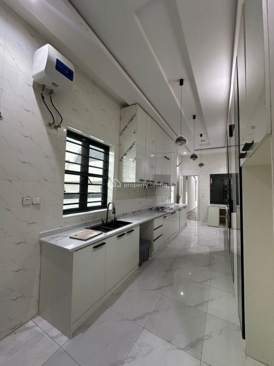 6 Bedroom Terrace Duplex with 1 Bq, Ikota, Lekki, Lagos, Terraced Duplex for Sale