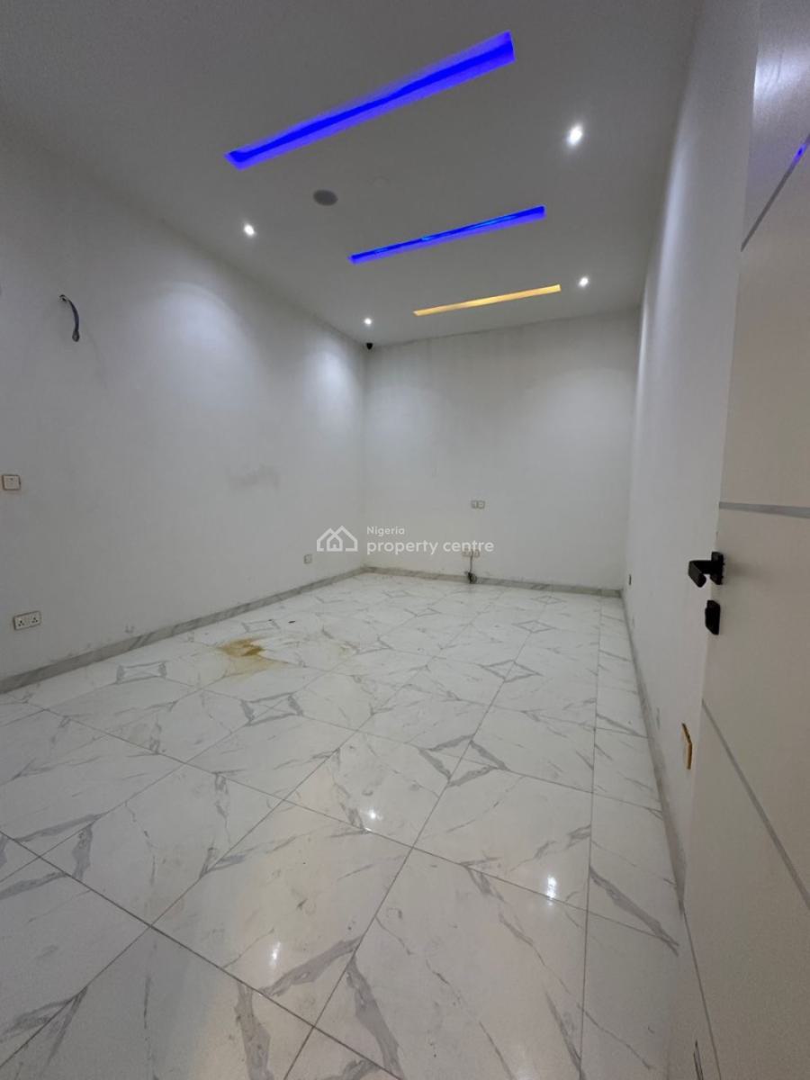 6 Bedroom Terrace Duplex with 1 Bq, Ikota, Lekki, Lagos, Terraced Duplex for Sale