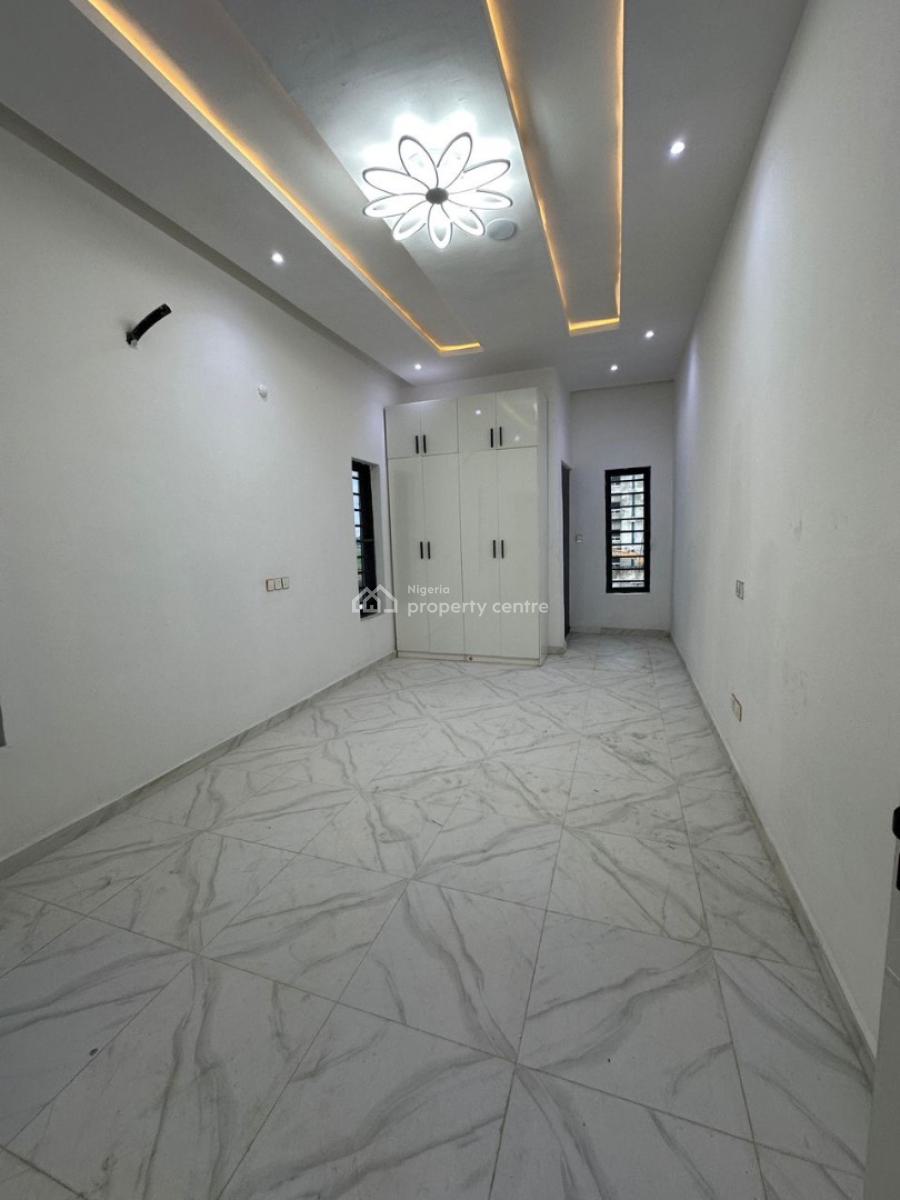 6 Bedroom Terrace Duplex with 1 Bq, Ikota, Lekki, Lagos, Terraced Duplex for Sale
