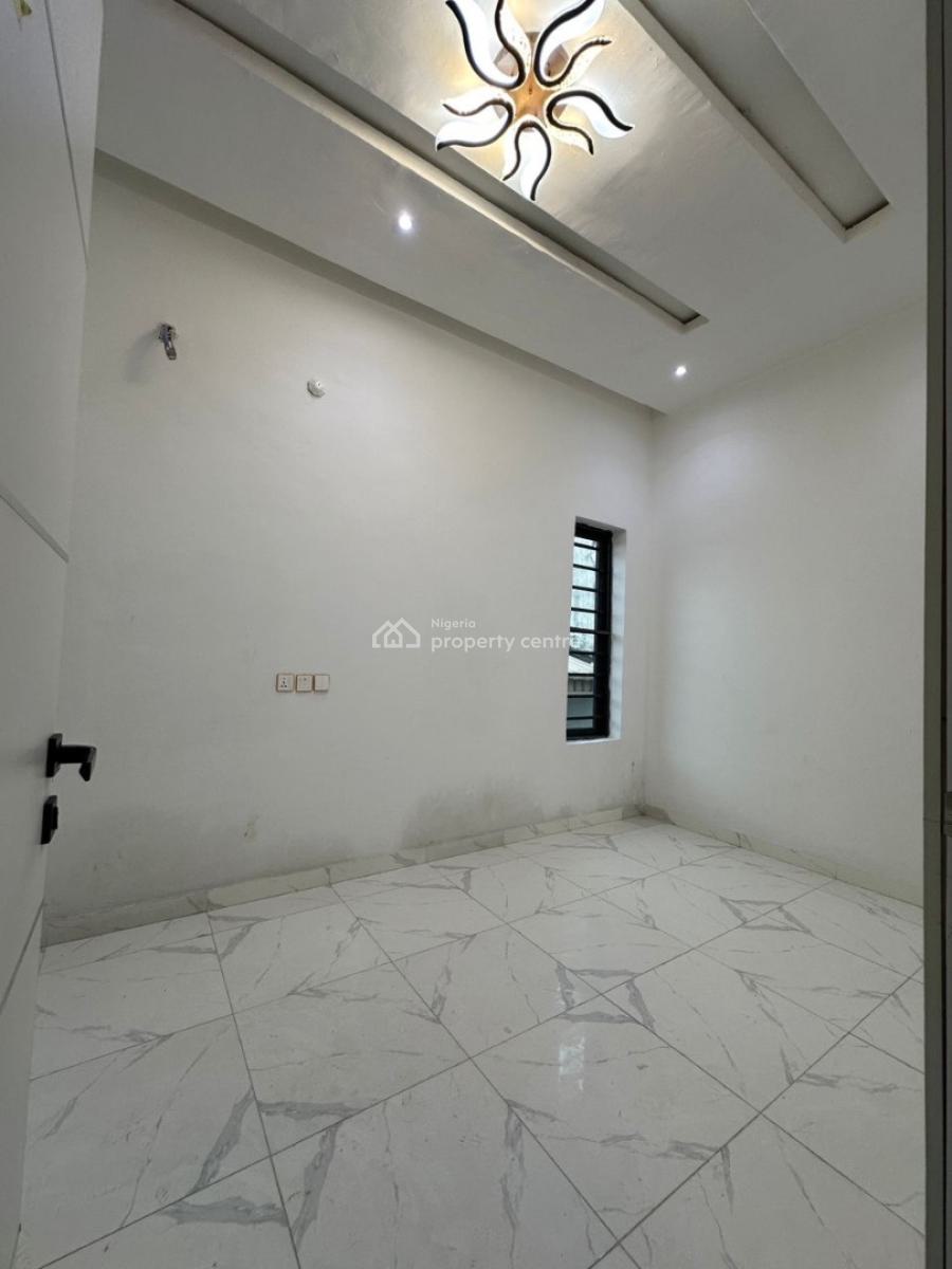 6 Bedroom Terrace Duplex with 1 Bq, Ikota, Lekki, Lagos, Terraced Duplex for Sale