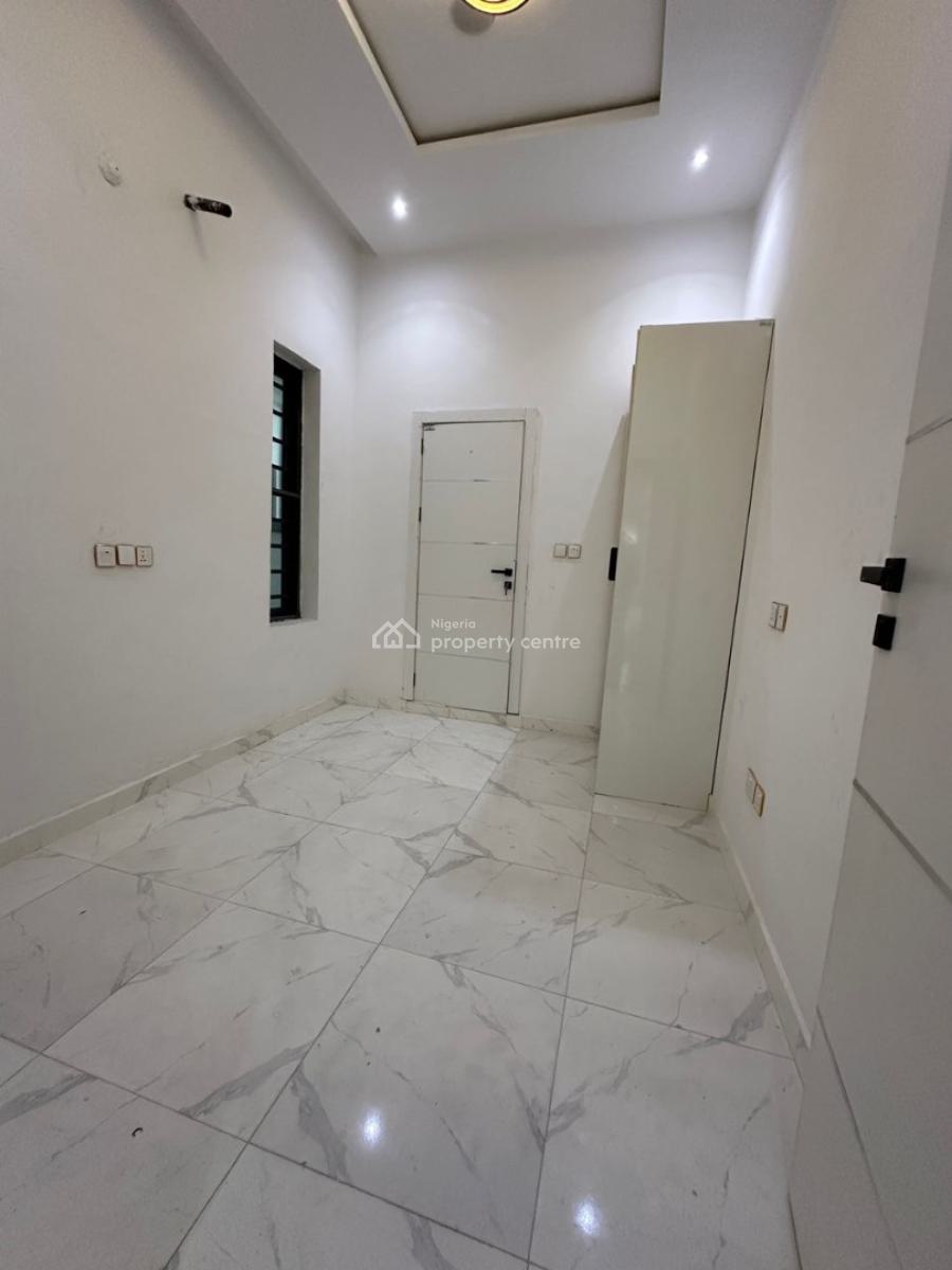 6 Bedroom Terrace Duplex with 1 Bq, Ikota, Lekki, Lagos, Terraced Duplex for Sale