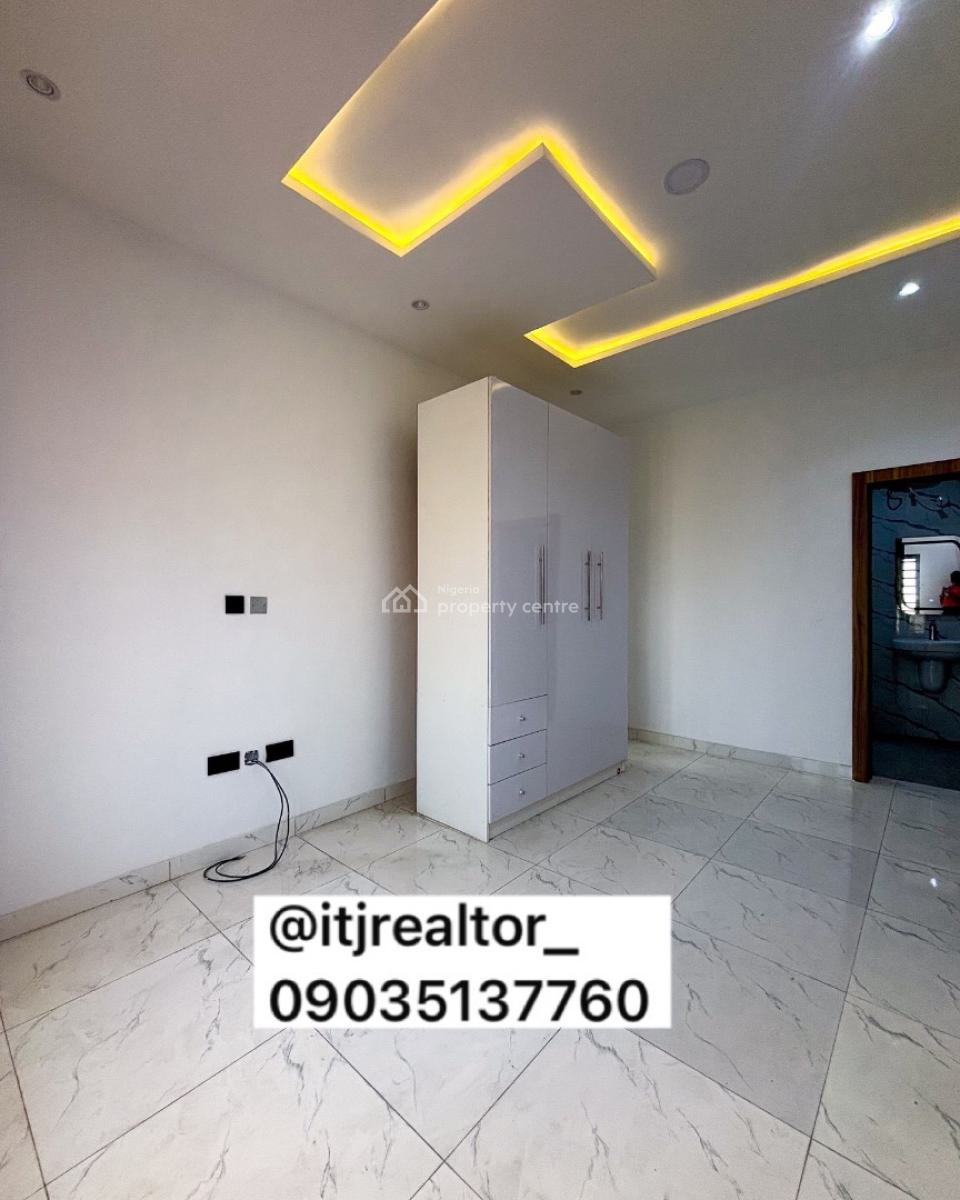 Lovely 2 Bedroom Apartment with Bq, Lekki Phase 1, Lekki Phase 1, Lekki, Lagos, Block of Flats for Sale