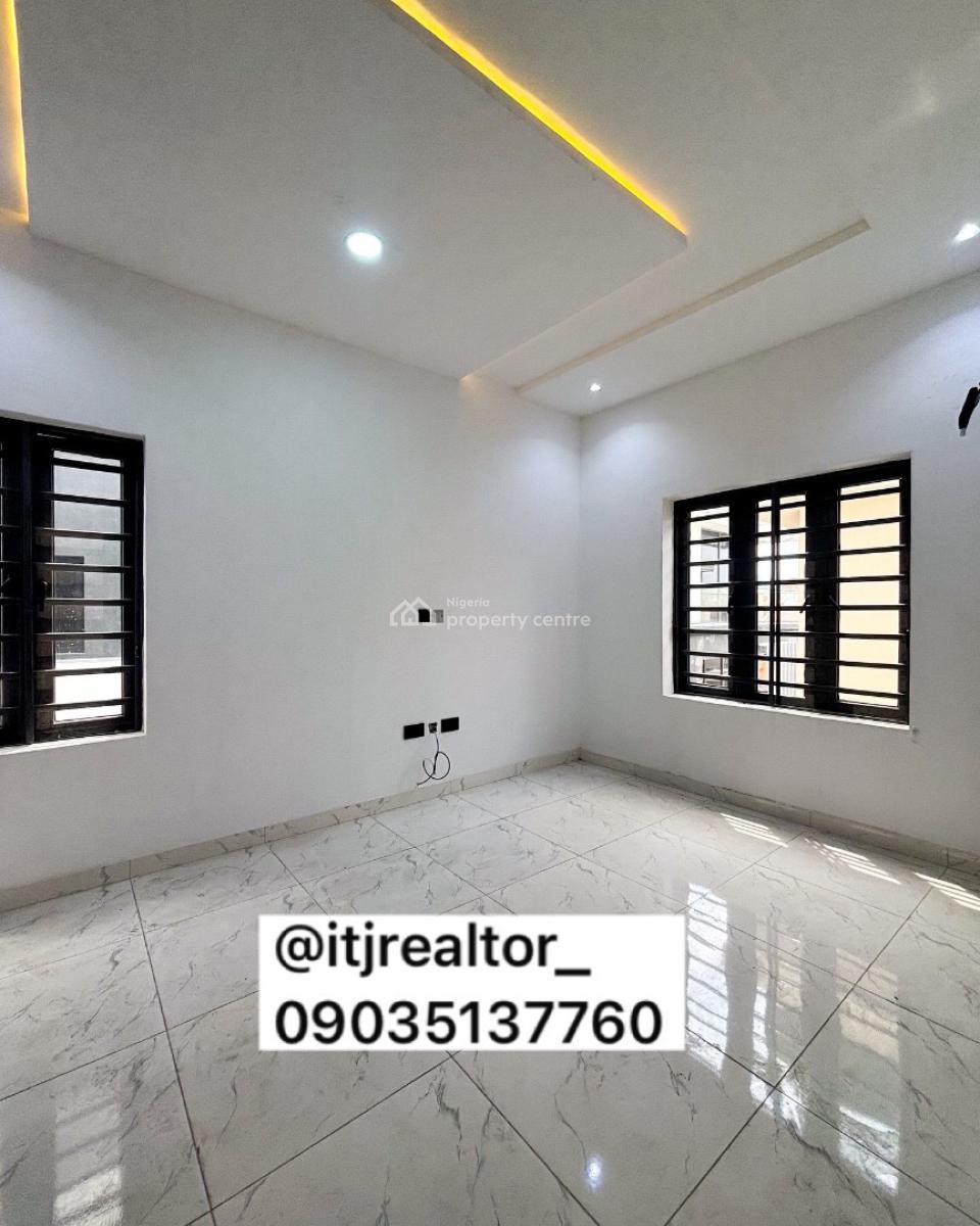 Lovely 2 Bedroom Apartment with Bq, Lekki Phase 1, Lekki Phase 1, Lekki, Lagos, Block of Flats for Sale