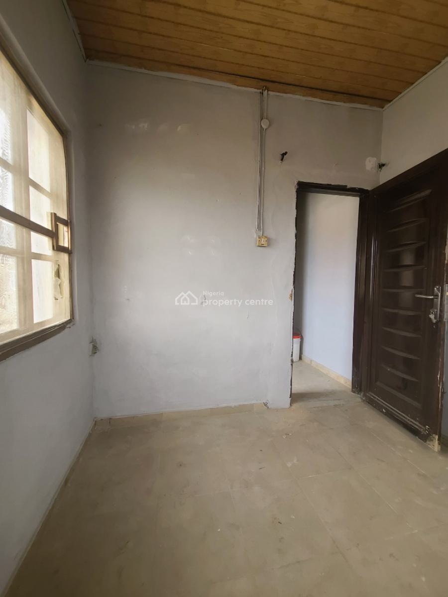 Decent 1bedroom Flat Upstairs with 1toilet 1bath, Off Aborishade Road, Lawanson, Surulere, Lagos, Mini Flat (room and Parlour) for Rent
