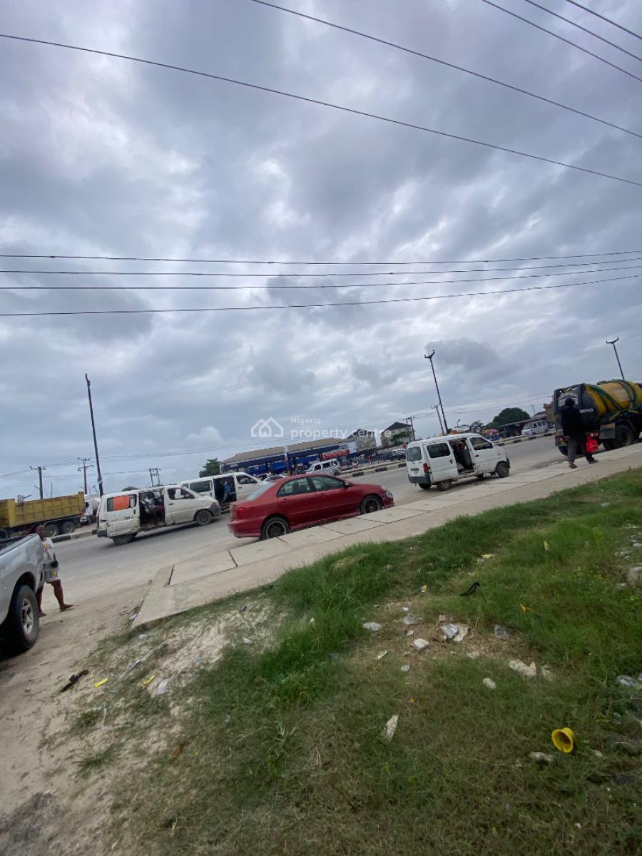 Office Building Directly Facing Lekki Epe Expressway, Lakuwe, Ibeju Lekki, Lagos, Office Space for Sale