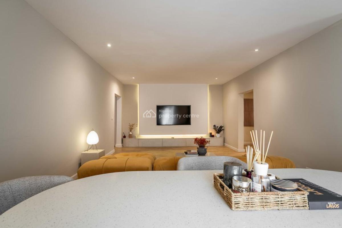 Ready for a Smart Getaway?  Book Our 2-bedroom Starlight! Alexa-powe, Lekki Phase 1, Lekki, Lagos, Flat / Apartment Short Let