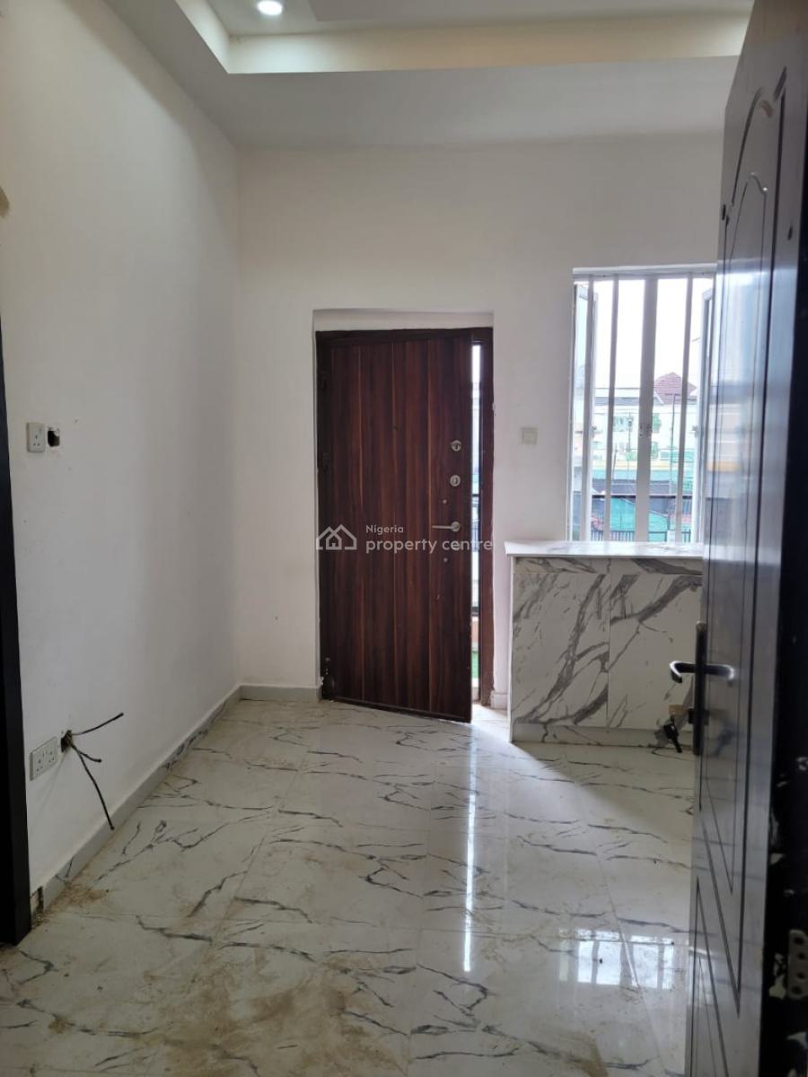 Portable Mini-flat, Upfloor, with Open Plan Kitchen* * Location: Ikate, Ikate, Lekki Lagos, Ikate, Lekki, Lagos, Mini Flat (room and Parlour) for Rent