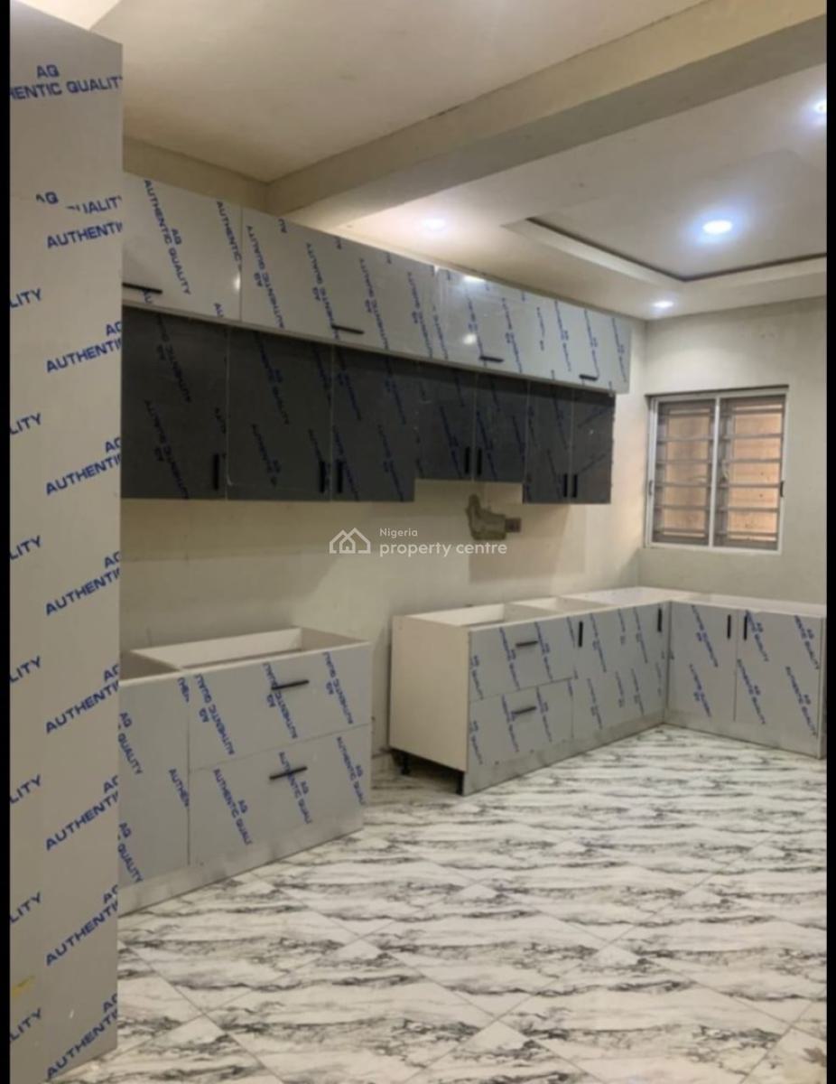 a Standard Newly Built Serviced 3 Bedroom Apartment (penthouse), Lekki Phase 1, Lekki, Lagos, Flat / Apartment for Rent
