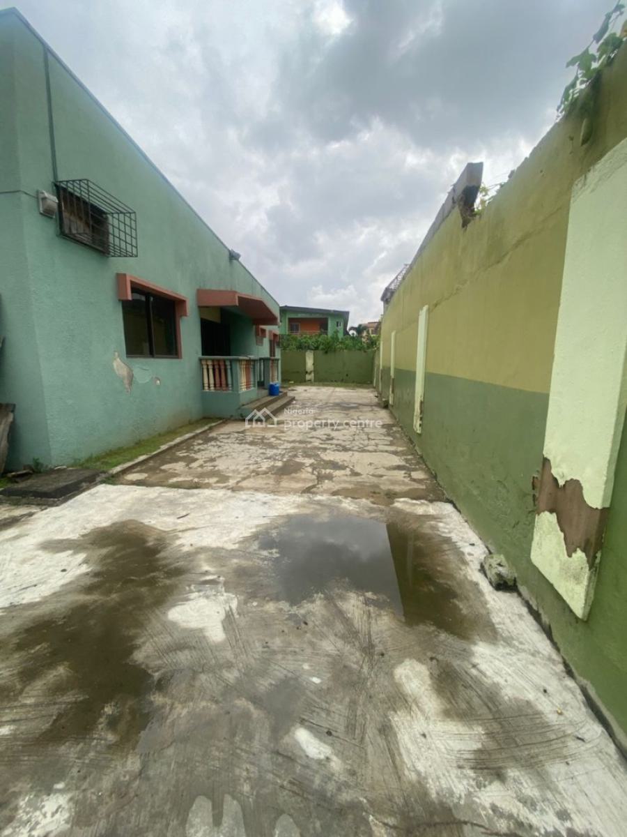 a Self Compound Well Maintained Renovated 5 Bedroom Bungalow, Off Ago Palace Way Okota Lagos, Ago Palace, Isolo, Lagos, Detached Bungalow for Rent