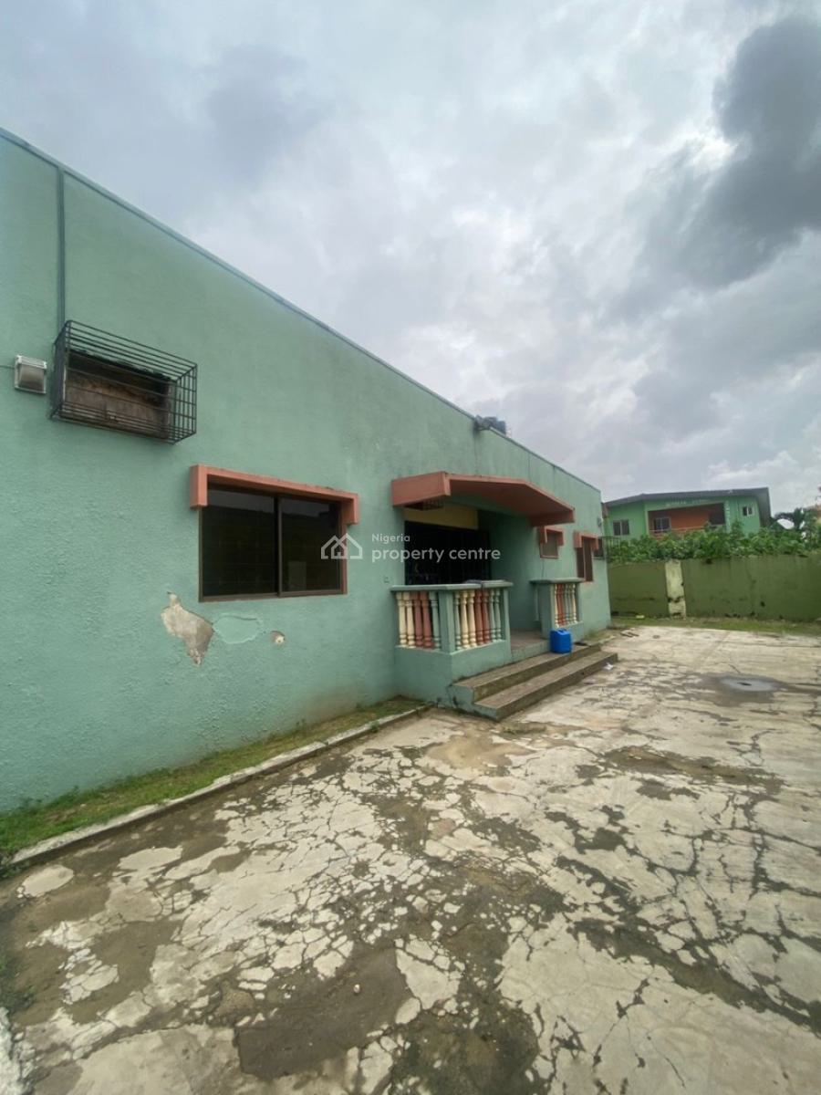a Self Compound Well Maintained Renovated 5 Bedroom Bungalow, Off Ago Palace Way Okota Lagos, Ago Palace, Isolo, Lagos, Detached Bungalow for Rent