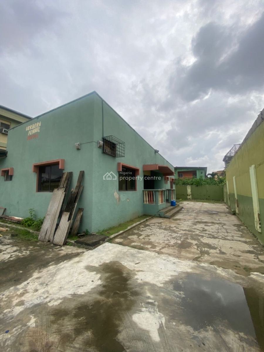 a Self Compound Well Maintained Renovated 5 Bedroom Bungalow, Off Ago Palace Way Okota Lagos, Ago Palace, Isolo, Lagos, Detached Bungalow for Rent