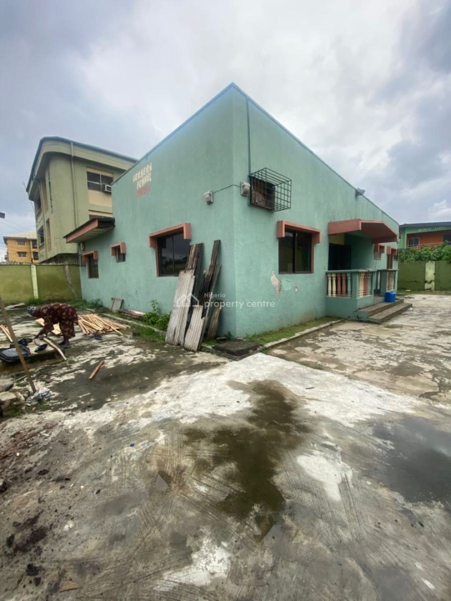 a Self Compound Well Maintained Renovated 5 Bedroom Bungalow, Off Ago Palace Way Okota Lagos, Ago Palace, Isolo, Lagos, Detached Bungalow for Rent