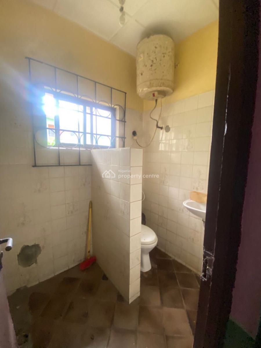 a Self Compound Well Maintained Renovated 5 Bedroom Bungalow, Off Ago Palace Way Okota Lagos, Ago Palace, Isolo, Lagos, Detached Bungalow for Rent