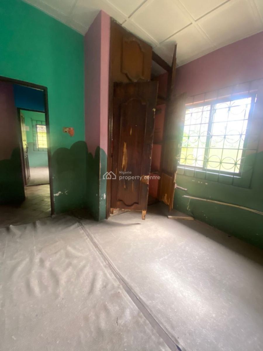 a Self Compound Well Maintained Renovated 5 Bedroom Bungalow, Off Ago Palace Way Okota Lagos, Ago Palace, Isolo, Lagos, Detached Bungalow for Rent
