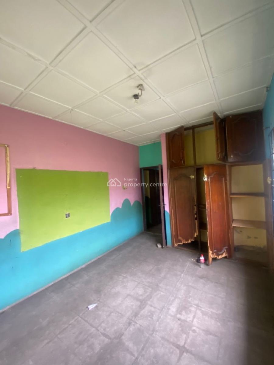 a Self Compound Well Maintained Renovated 5 Bedroom Bungalow, Off Ago Palace Way Okota Lagos, Ago Palace, Isolo, Lagos, Detached Bungalow for Rent