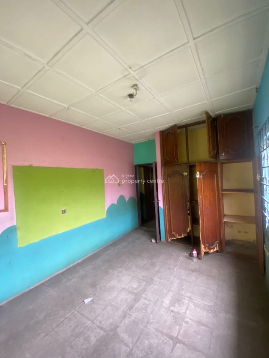 a Self Compound Well Maintained Renovated 5 Bedroom Bungalow, Off Ago Palace Way Okota Lagos, Ago Palace, Isolo, Lagos, Detached Bungalow for Rent