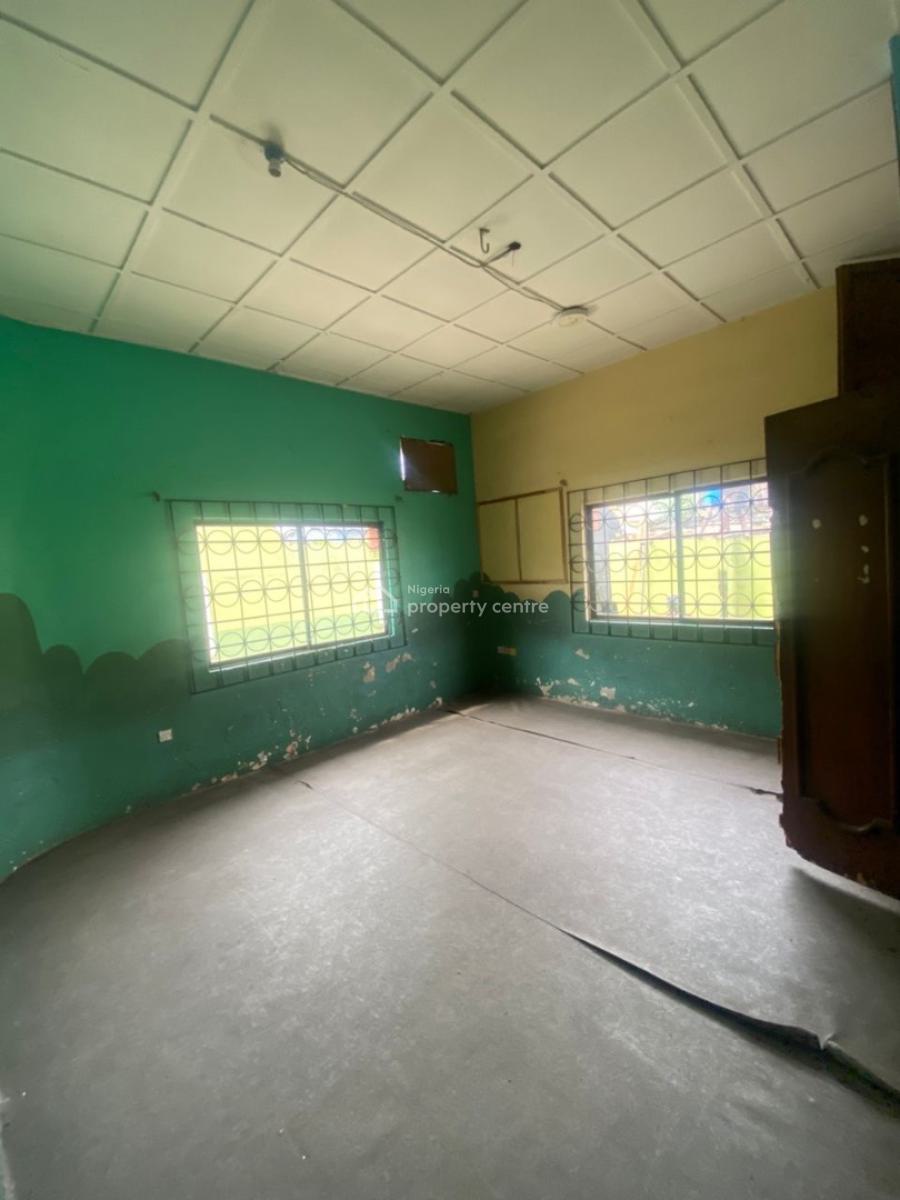 a Self Compound Well Maintained Renovated 5 Bedroom Bungalow, Off Ago Palace Way Okota Lagos, Ago Palace, Isolo, Lagos, Detached Bungalow for Rent