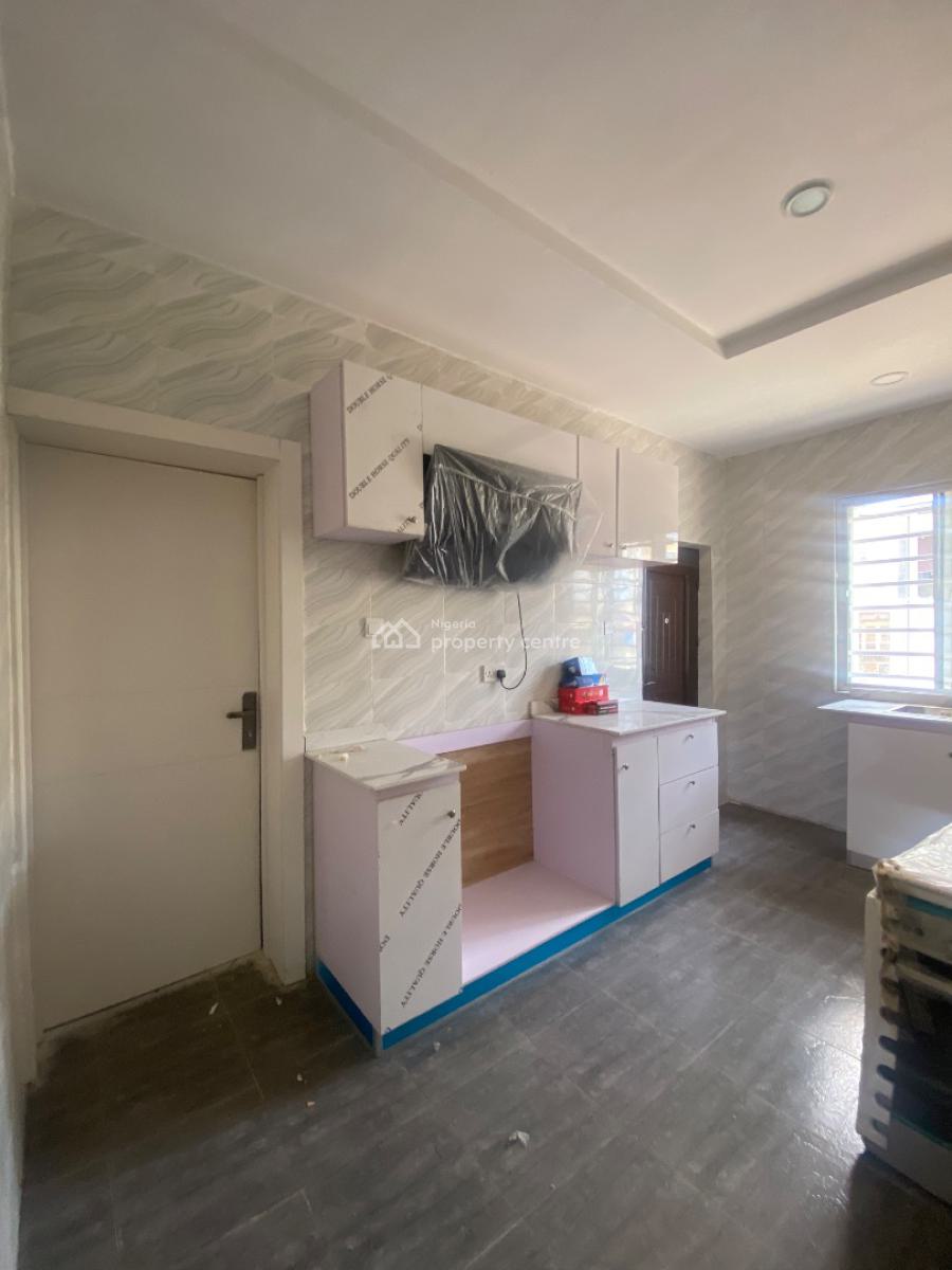 Massive 3 Bedroom Apartment with All Rooms Ensuit Plus Visitors Toilet, Collindale Estate Behind Stadium Hotel, Surulere, Lagos, House for Rent