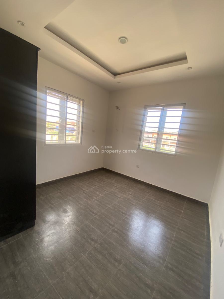 Massive 3 Bedroom Apartment with All Rooms Ensuit Plus Visitors Toilet, Collindale Estate Behind Stadium Hotel, Surulere, Lagos, House for Rent
