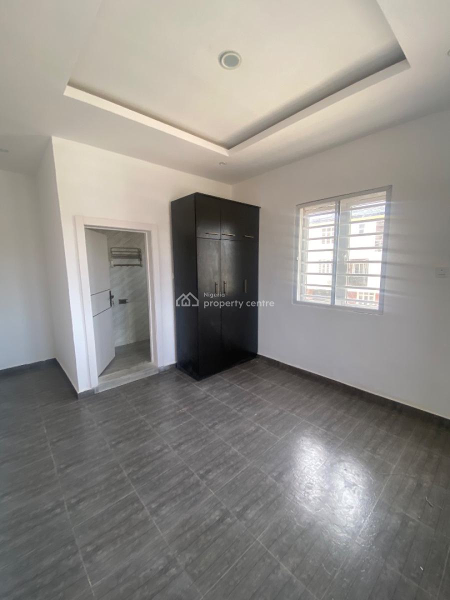 Massive 3 Bedroom Apartment with All Rooms Ensuit Plus Visitors Toilet, Collindale Estate Behind Stadium Hotel, Surulere, Lagos, House for Rent