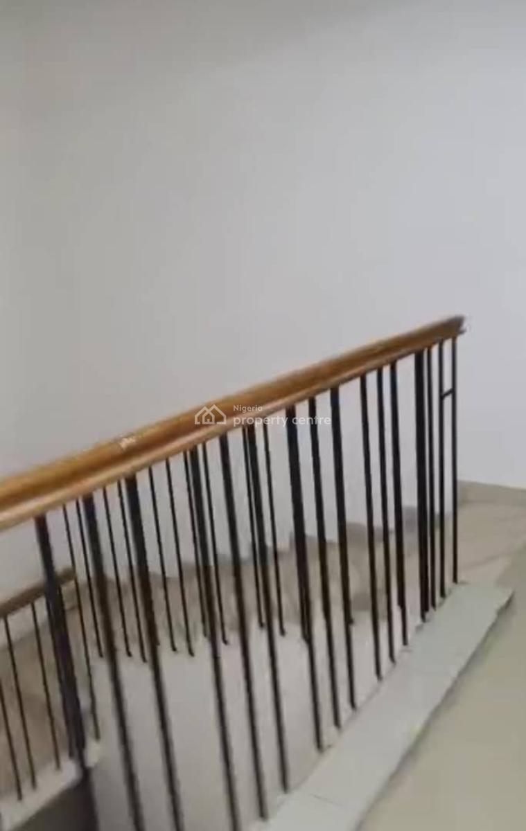 Standard 2 Bedroom Apartments, Off Admiralty, Lekki Phase 1, Lekki, Lagos, Flat / Apartment for Rent
