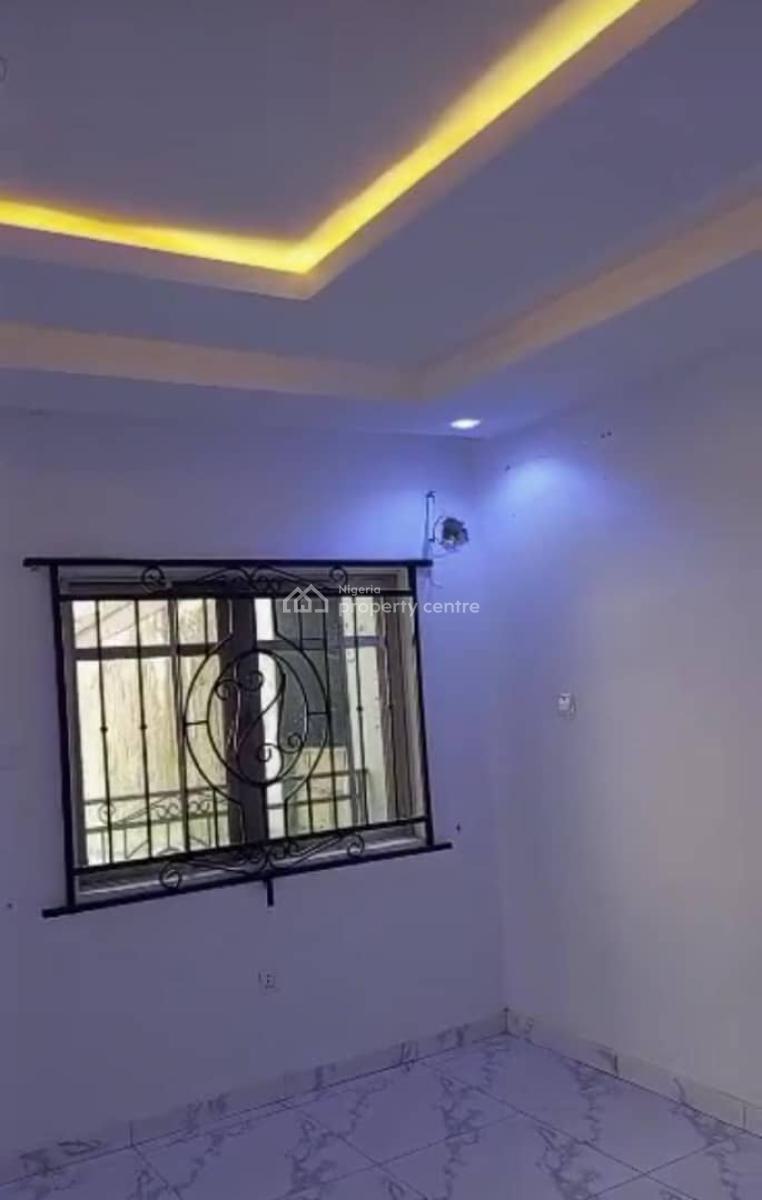 Standard 2 Bedroom Apartments, Off Admiralty, Lekki Phase 1, Lekki, Lagos, Flat / Apartment for Rent