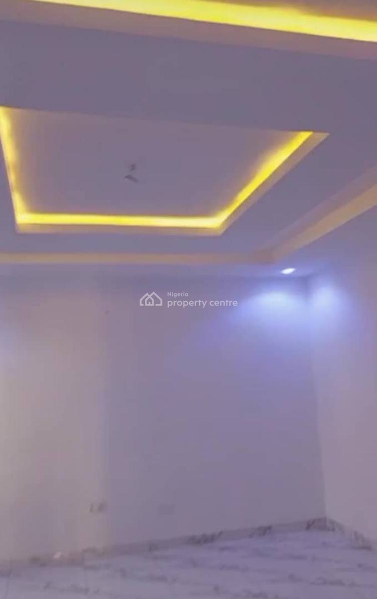 Standard 2 Bedroom Apartments, Off Admiralty, Lekki Phase 1, Lekki, Lagos, Flat / Apartment for Rent
