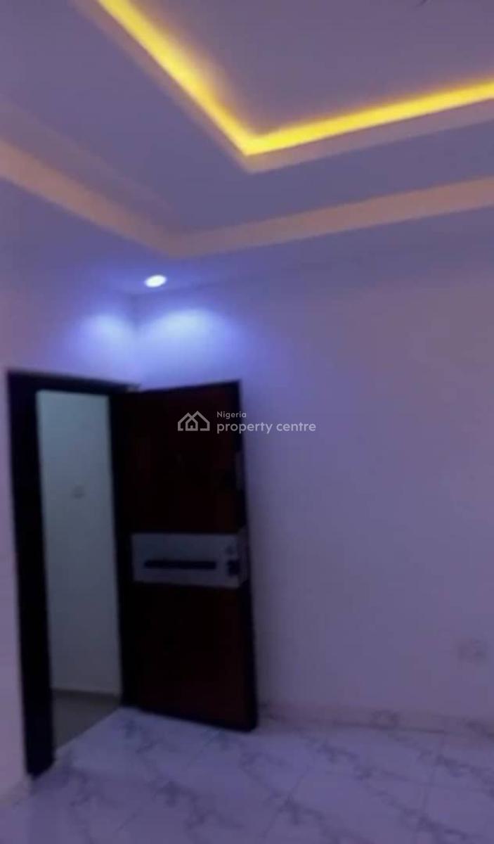 Standard 2 Bedroom Apartments, Off Admiralty, Lekki Phase 1, Lekki, Lagos, Flat / Apartment for Rent