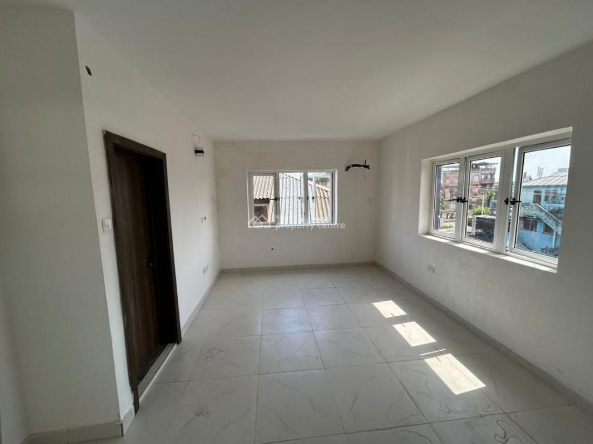 a Standard, Executive 3 Bedroom Flat, Surulere, Lagos, Flat / Apartment for Sale