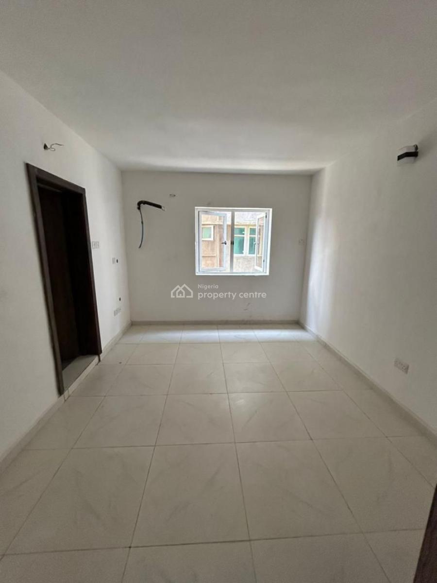 a Standard, Executive 3 Bedroom Flat, Surulere, Lagos, Flat / Apartment for Sale