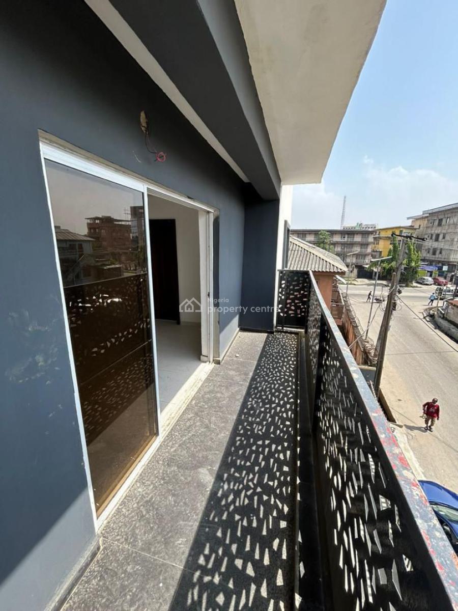 a Standard, Executive 3 Bedroom Flat, Surulere, Lagos, Flat / Apartment for Sale
