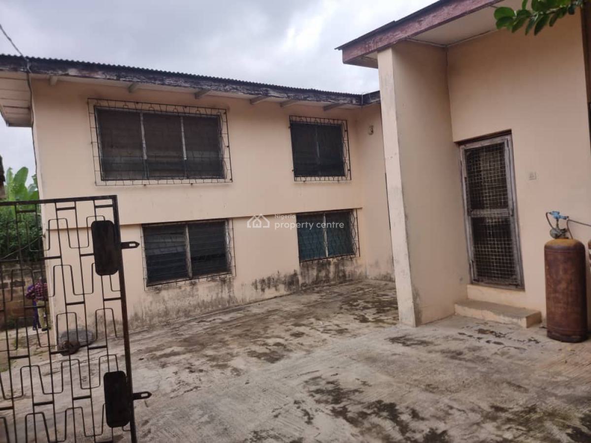 Spacious 8 Bedrooms Detached House with 3 Bedrooms Bq, Bibilari Street, Ikolaba, Ibadan, Oyo, Detached Duplex for Sale