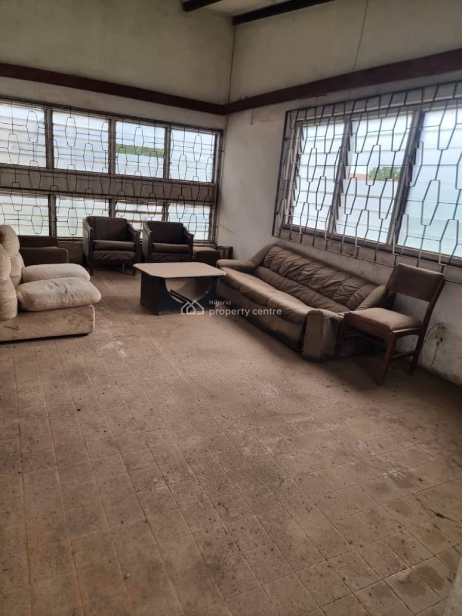 Spacious 8 Bedrooms Detached House with 3 Bedrooms Bq, Bibilari Street, Ikolaba, Ibadan, Oyo, Detached Duplex for Sale